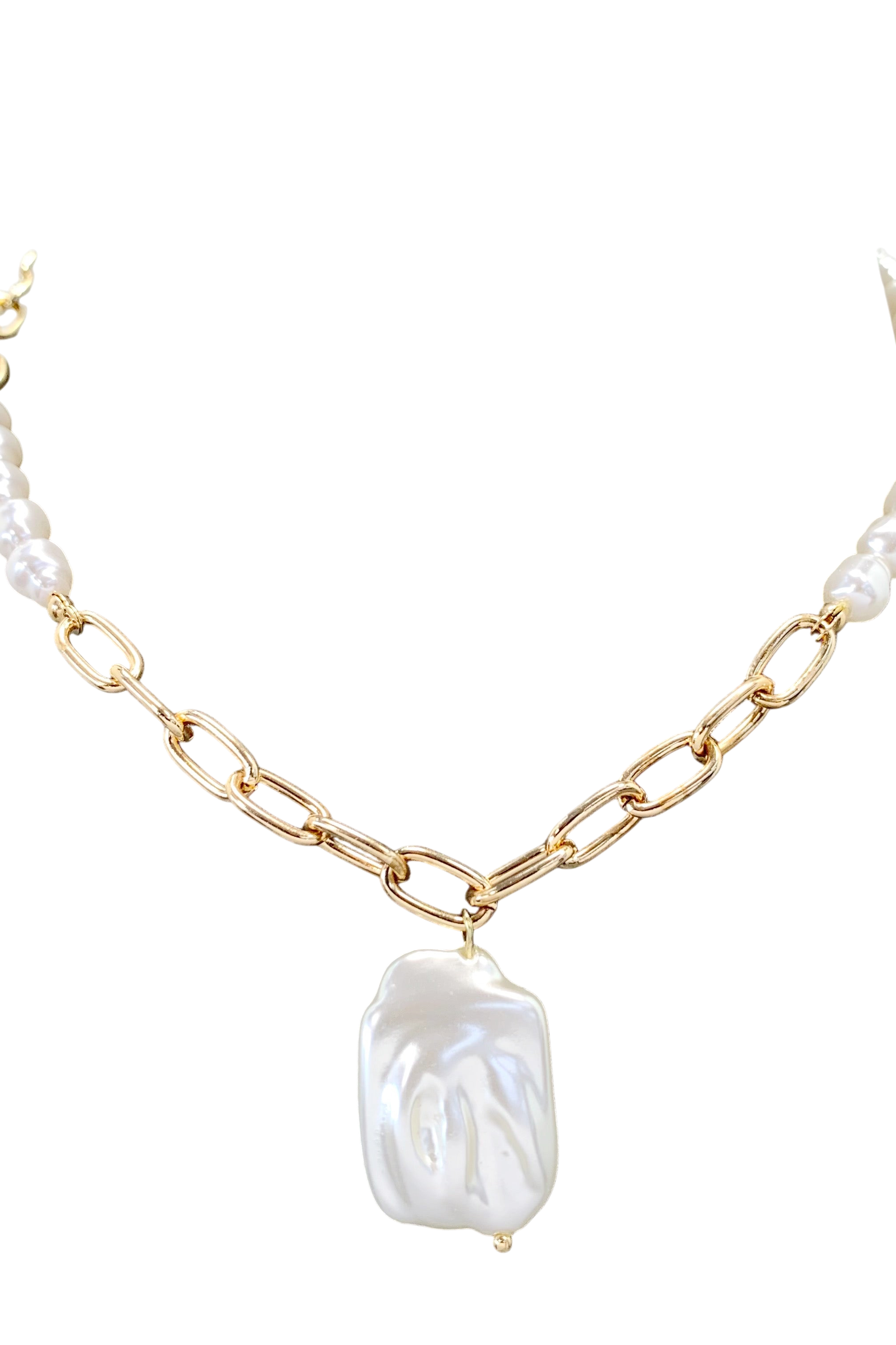Pearl necklace with a gold chain on a white background