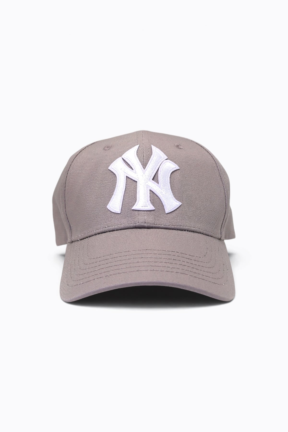 Baseball cap with embroidered New York logo and curved brim