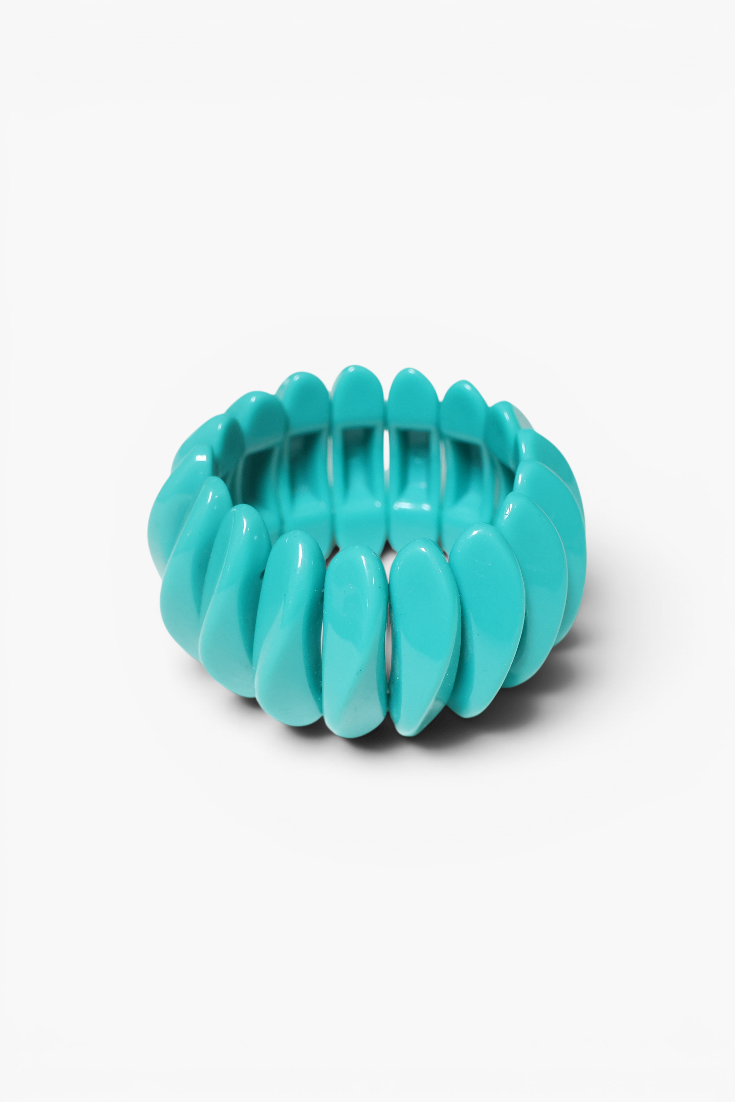 Chunky turquoise resin stretch bracelet with glossy oval links in a bold statement design.