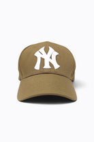 Baseball cap with embroidered New York logo and curved brim