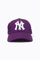 Baseball cap with embroidered New York logo and curved brim