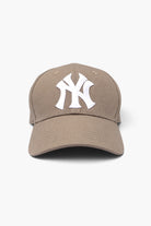 Baseball cap with embroidered New York logo and curved brim